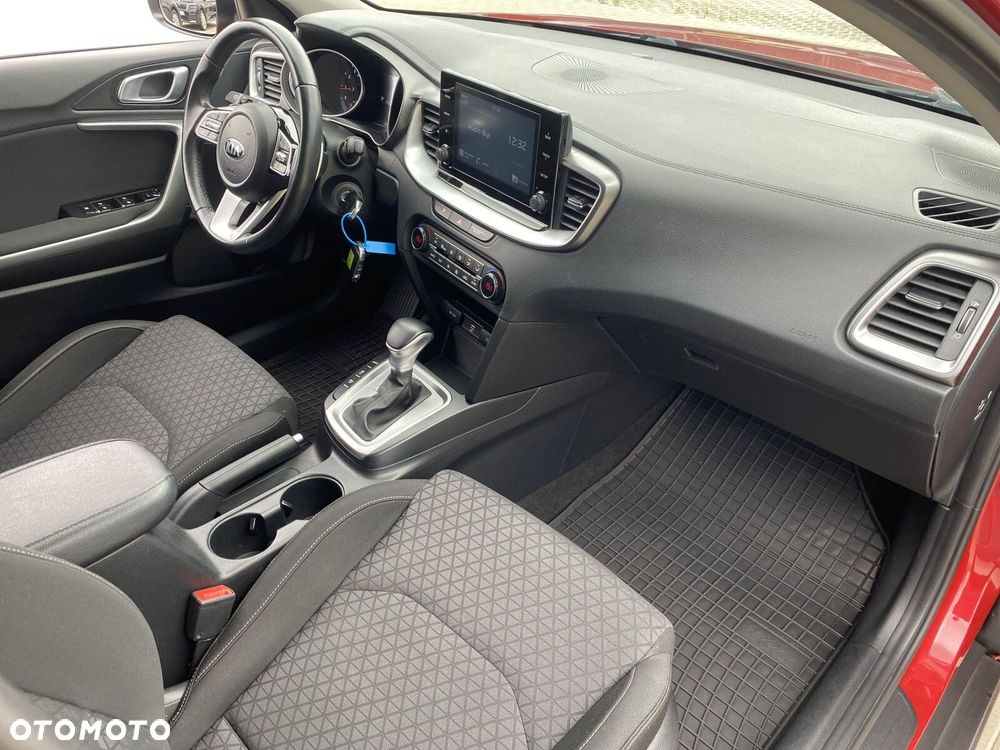 Kia XCeed - 16