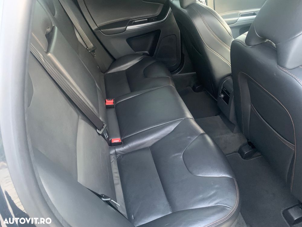 Volvo XC 60 D5AWD Summum - 10