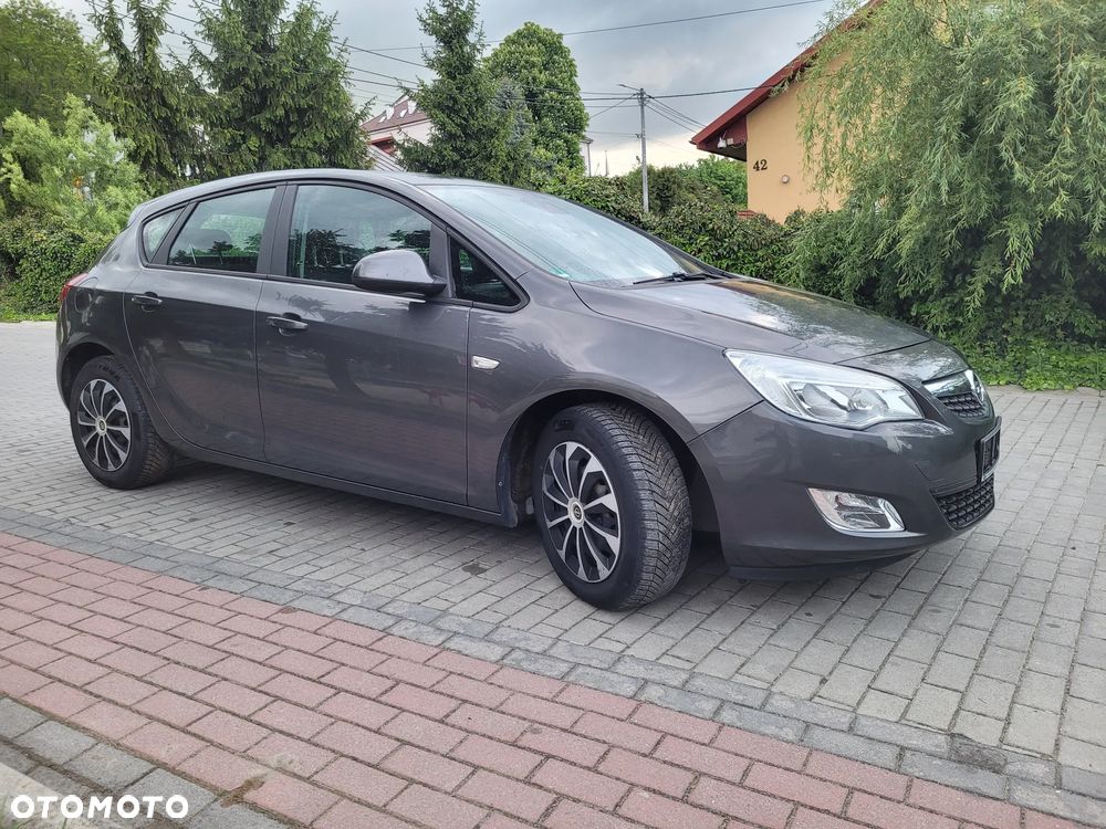 Opel Astra 1.6 Innovation - 17
