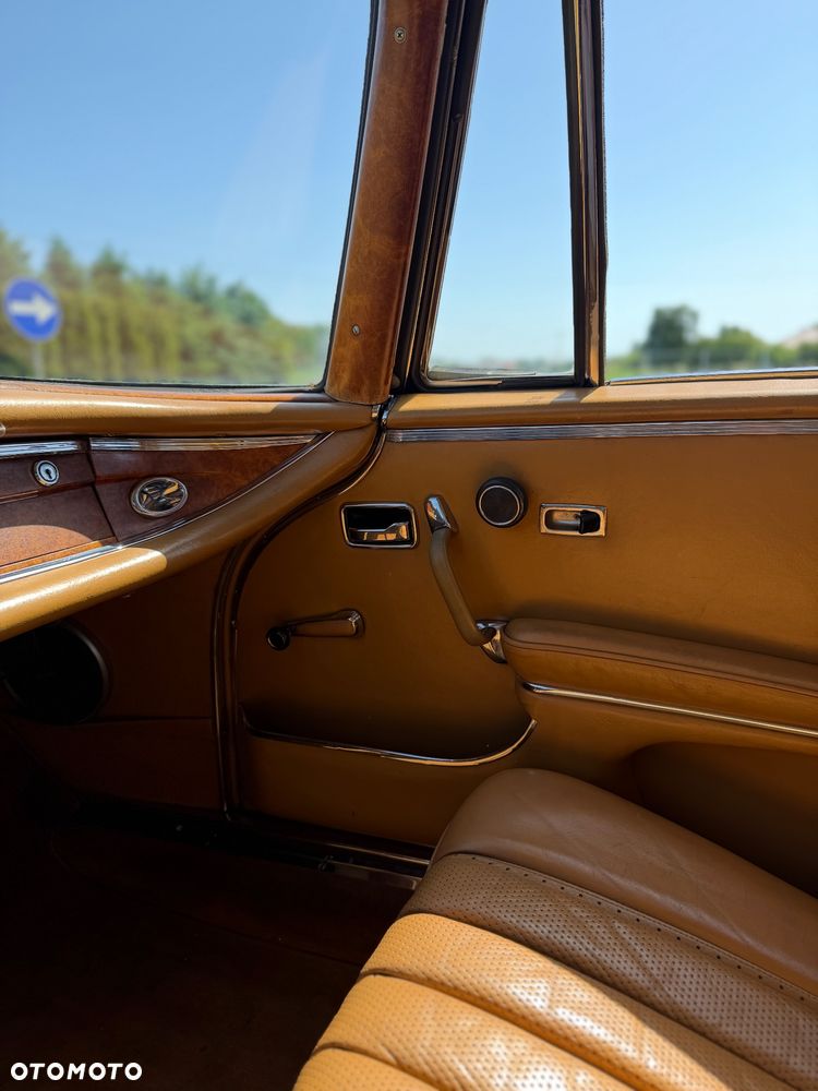 Mercedes-Benz 280 - 31
