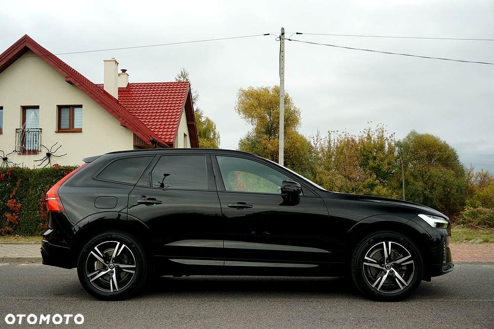 Volvo XC 60 B4 D Plus Dark - 19