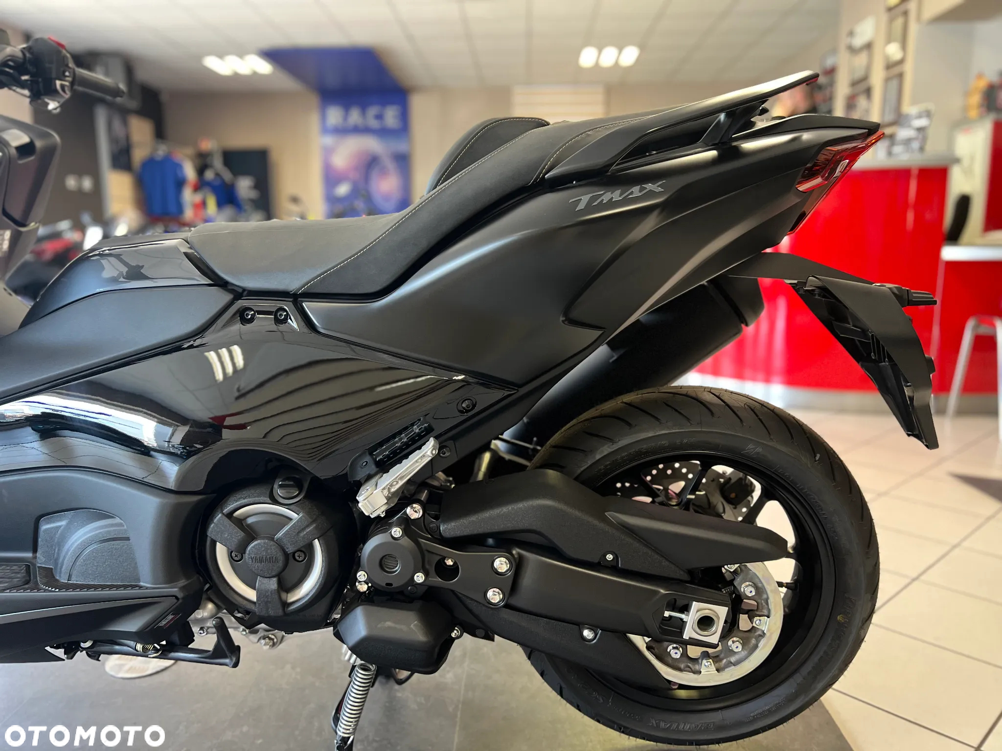 Yamaha Tmax - 12