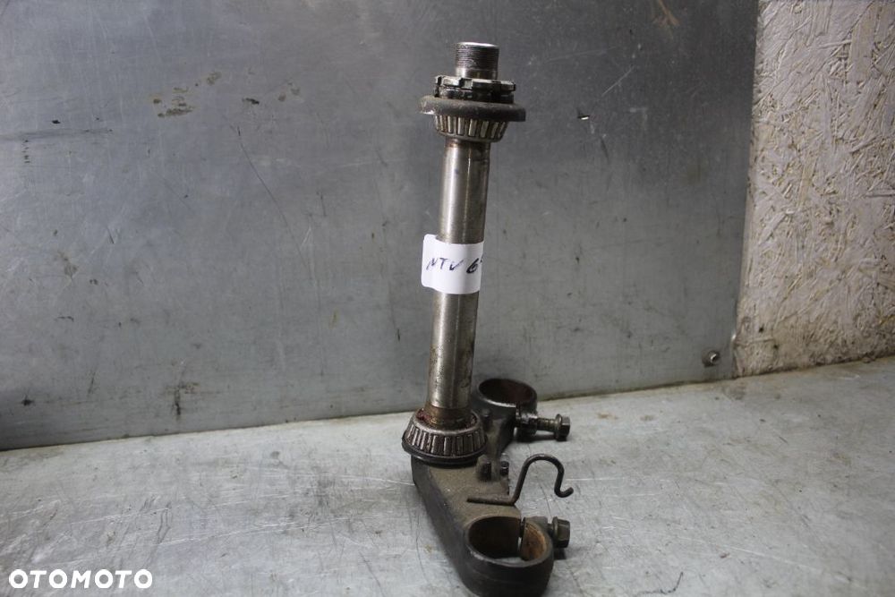 Honda NTV 650 Deauville Sztyca półka dolna