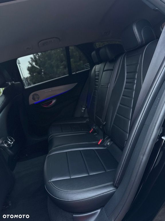 Mercedes-Benz Klasa E 220 d 4-Matic Exclusive - 32