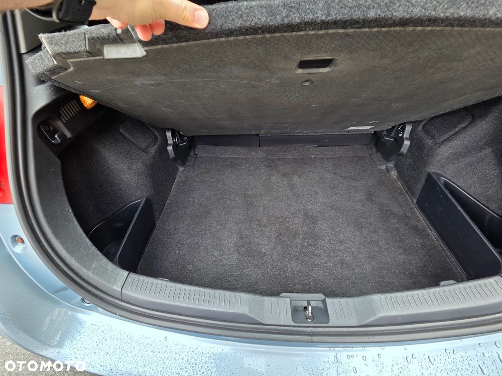 Toyota Auris 1.6 Premium - 17