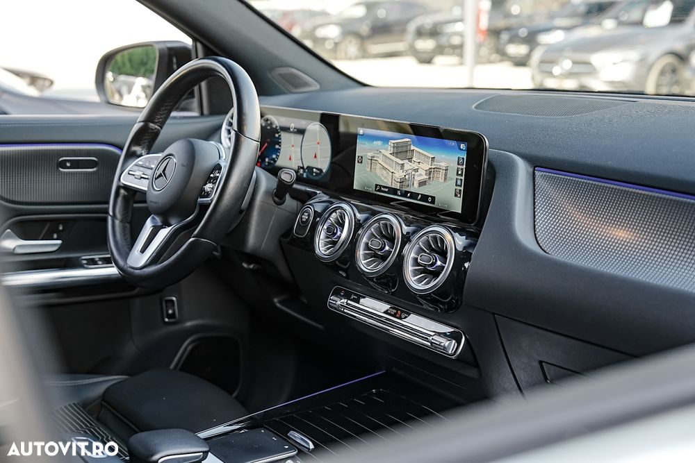 Mercedes-Benz GLA - 13