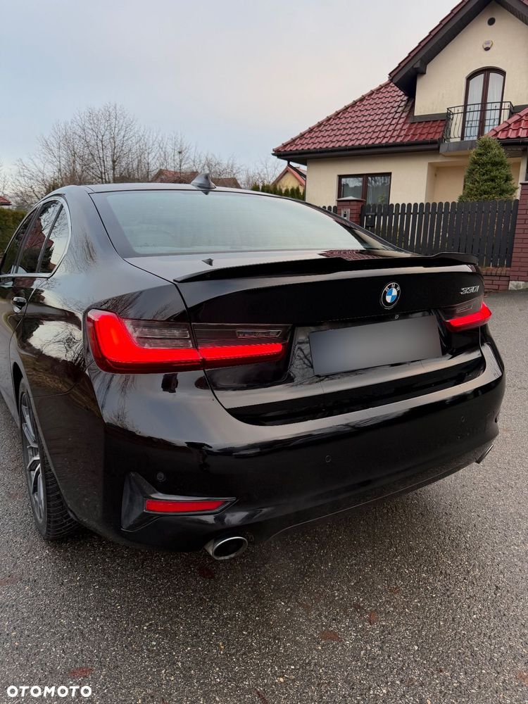 BMW Seria 3 330i Sport Line - 28