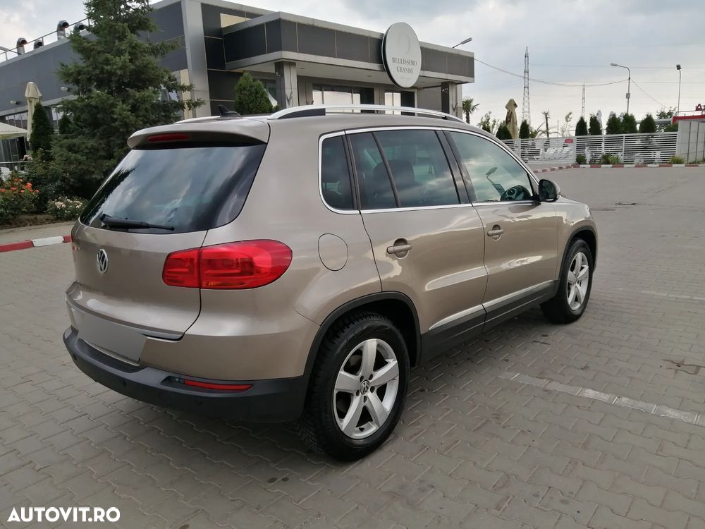 Volkswagen Tiguan - 1