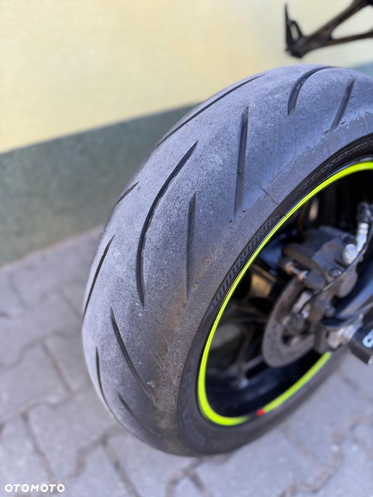 Suzuki GSX-R - 13
