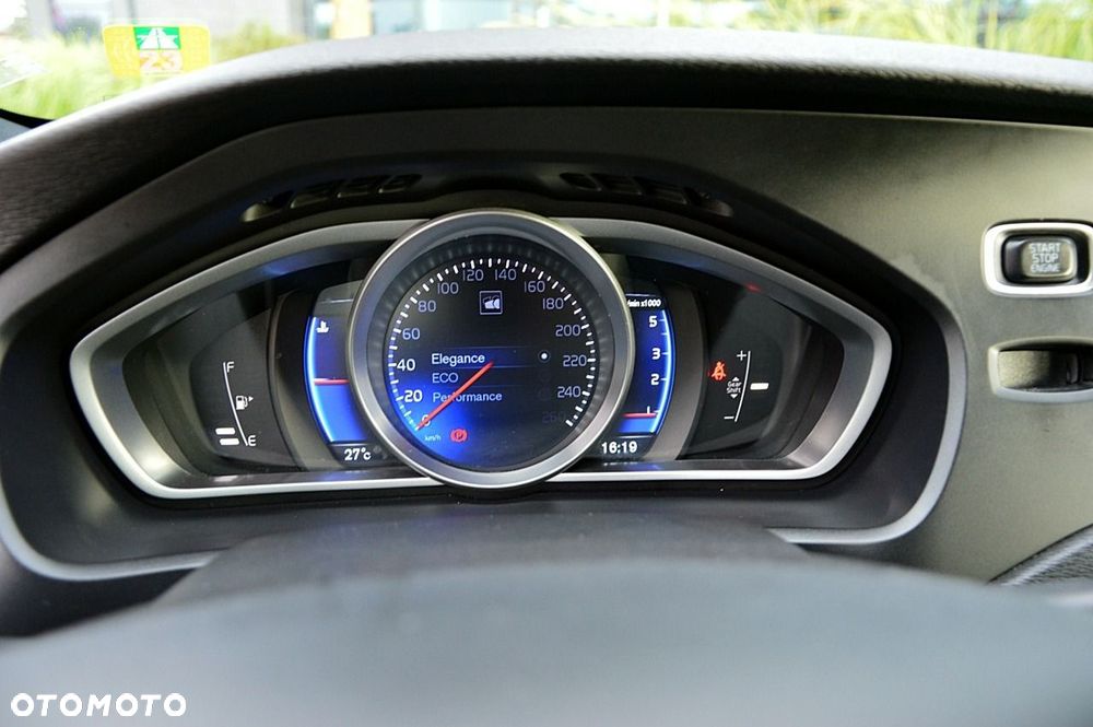 Volvo V40 D2 Drive-E R-Design Kinetic - 36