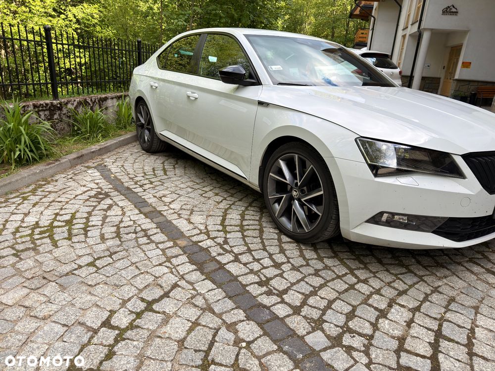 Skoda Superb 2.0 TDI DSG Sportline - 5