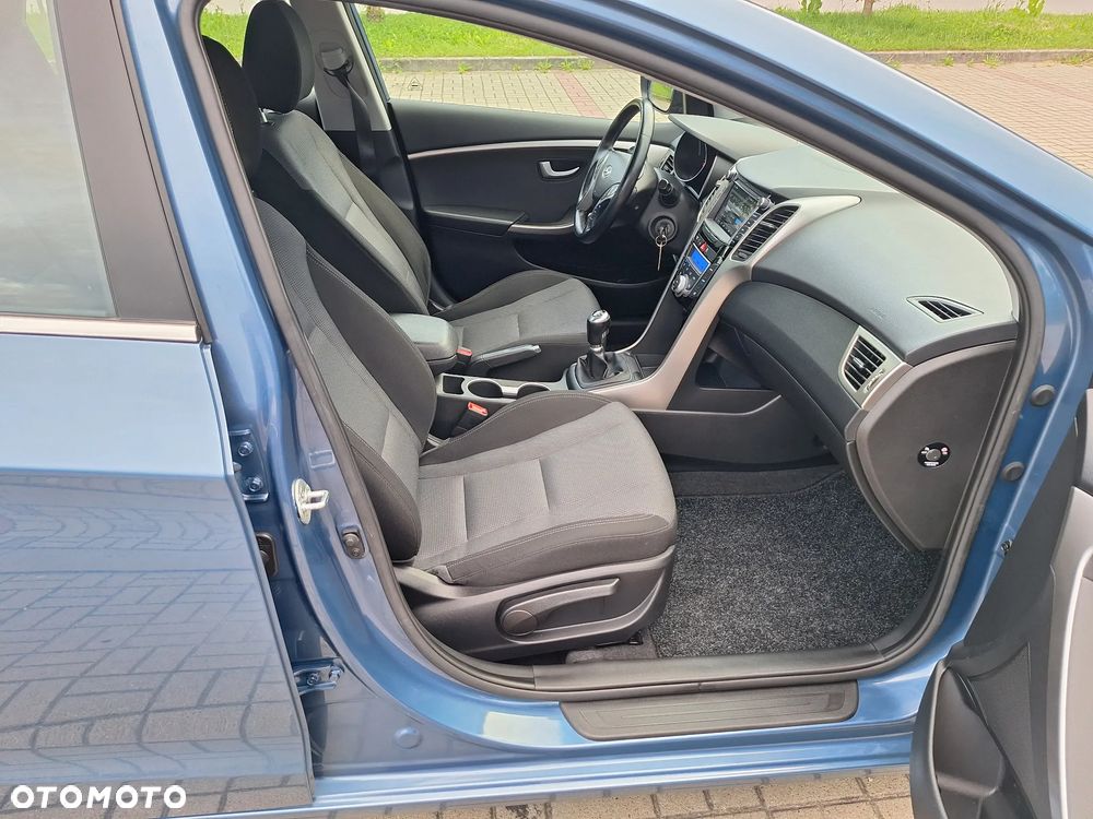 Hyundai i30 blue 1.6 GDI Trend - 13