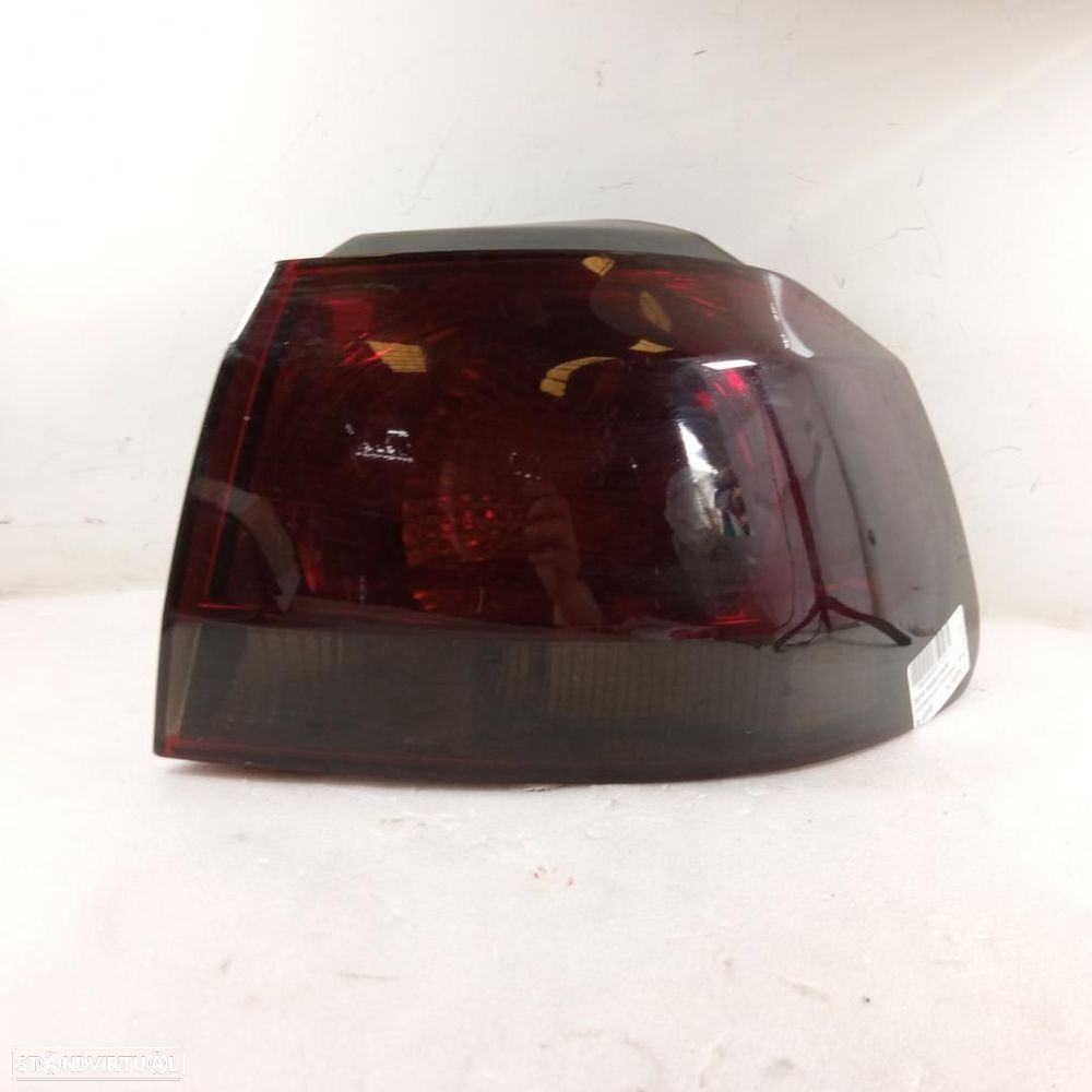 FAROLIM TRASEIRO DIREITO VOLKSWAGEN GOLF VI 5K110.2008 - 1