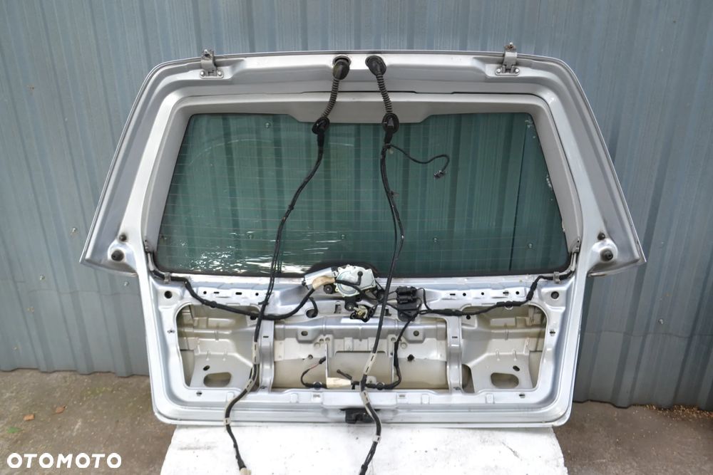 VW BORA GOLF IV KOMBI KLAPA BAGAŻNIKA Z SZYBĄ LA7W POMORSKIE - 2