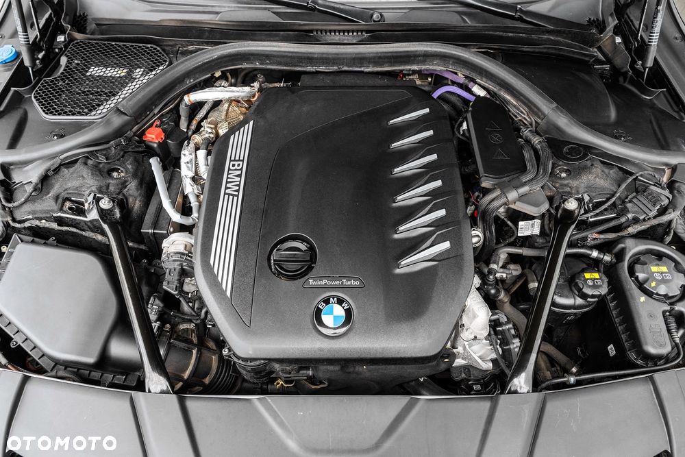 BMW Seria 7 740d xDrive mHEV sport - 36