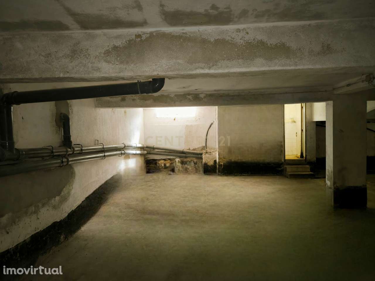 Armazém SETUBAL CENTRO para arrumos —180m2—Montalvão, Setúbal - Grande imagem: 5/11