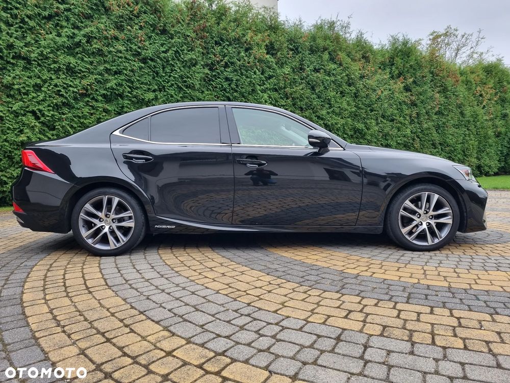 Lexus IS 300h Luxury Line - 19