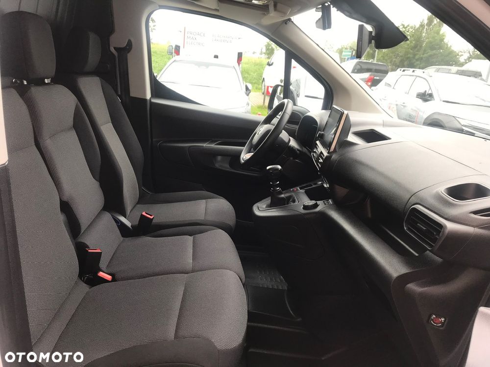Toyota Proace City - 21