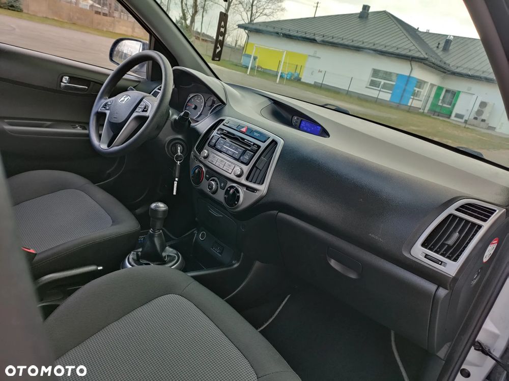 Hyundai i20 - 16