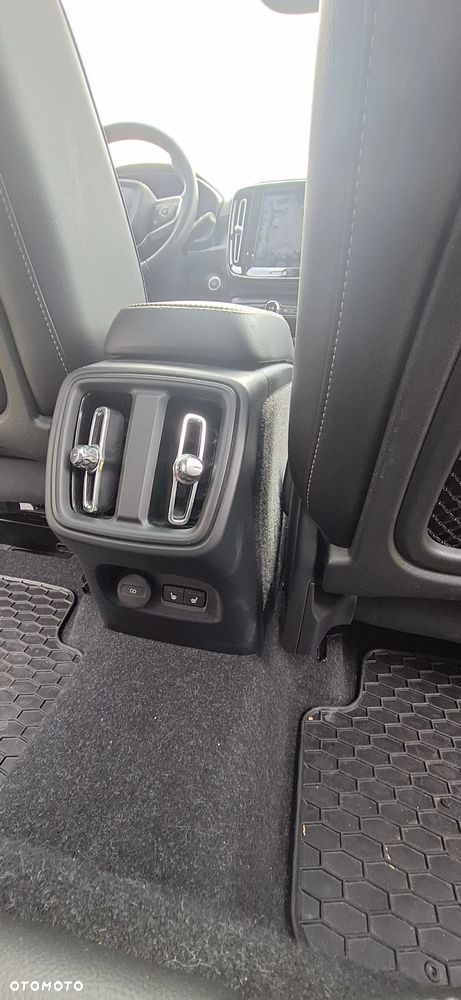 Volvo XC 40 T5 AWD Geartronic Momentum Pro - 15