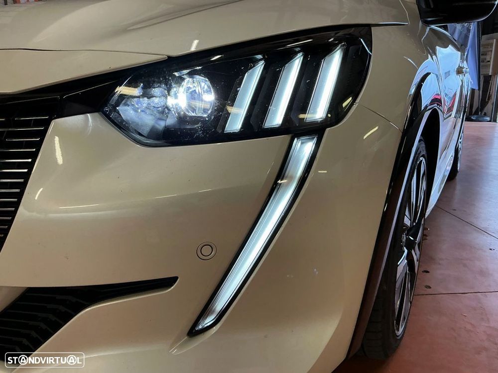 Peugeot 208 PureTech 100 EAT8 GT Pack - 8