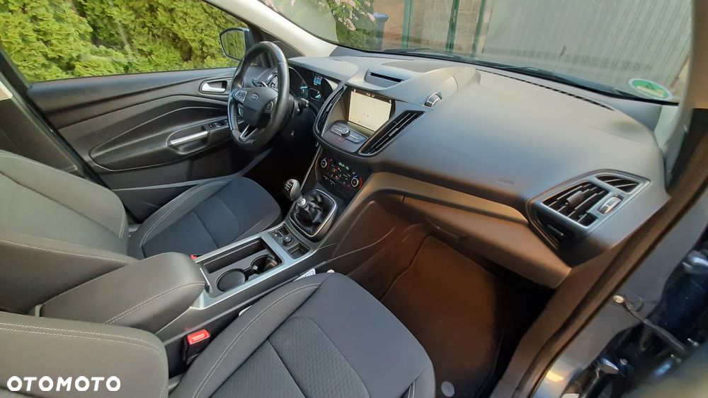 Ford Kuga 1.5 EcoBoost 2x4 Titanium - 27
