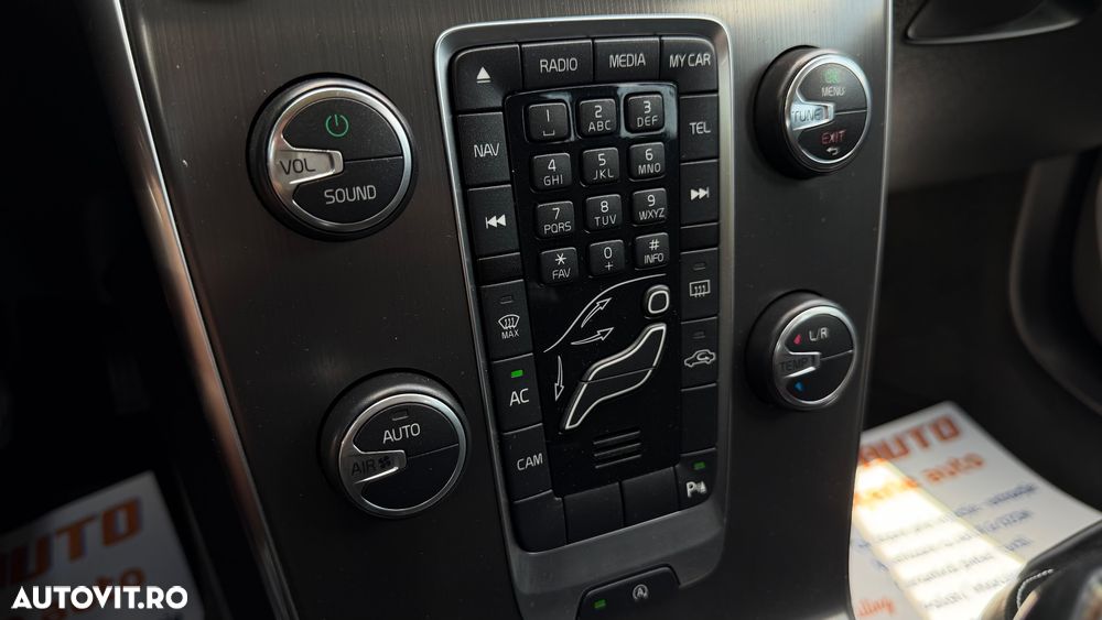 Volvo V40 D2 Momentum - 16