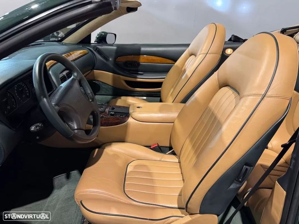 Aston Martin DB7 Vantage Volante — fotografia 24