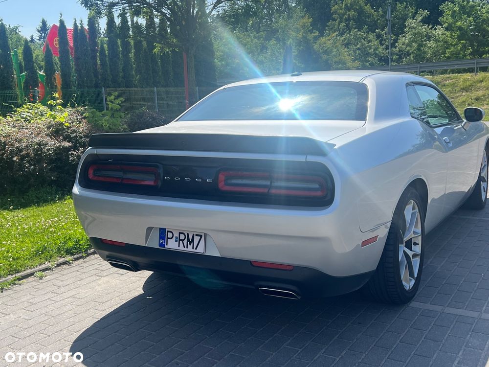 Dodge Challenger - 8