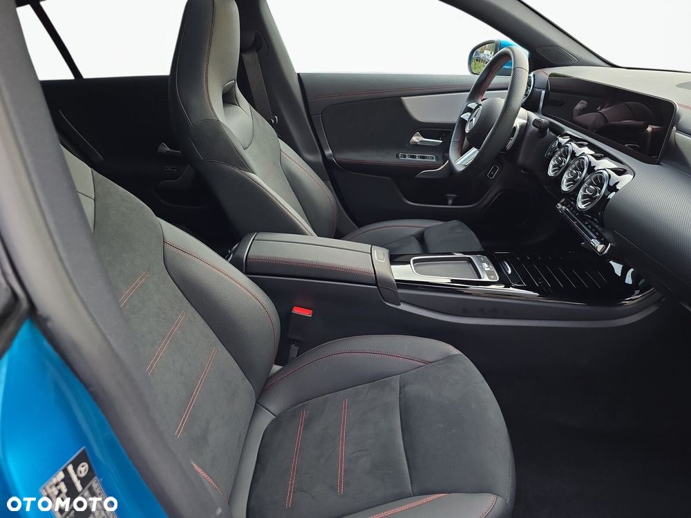 Mercedes-Benz CLA 200 AMG Line 7G-DCT - 16