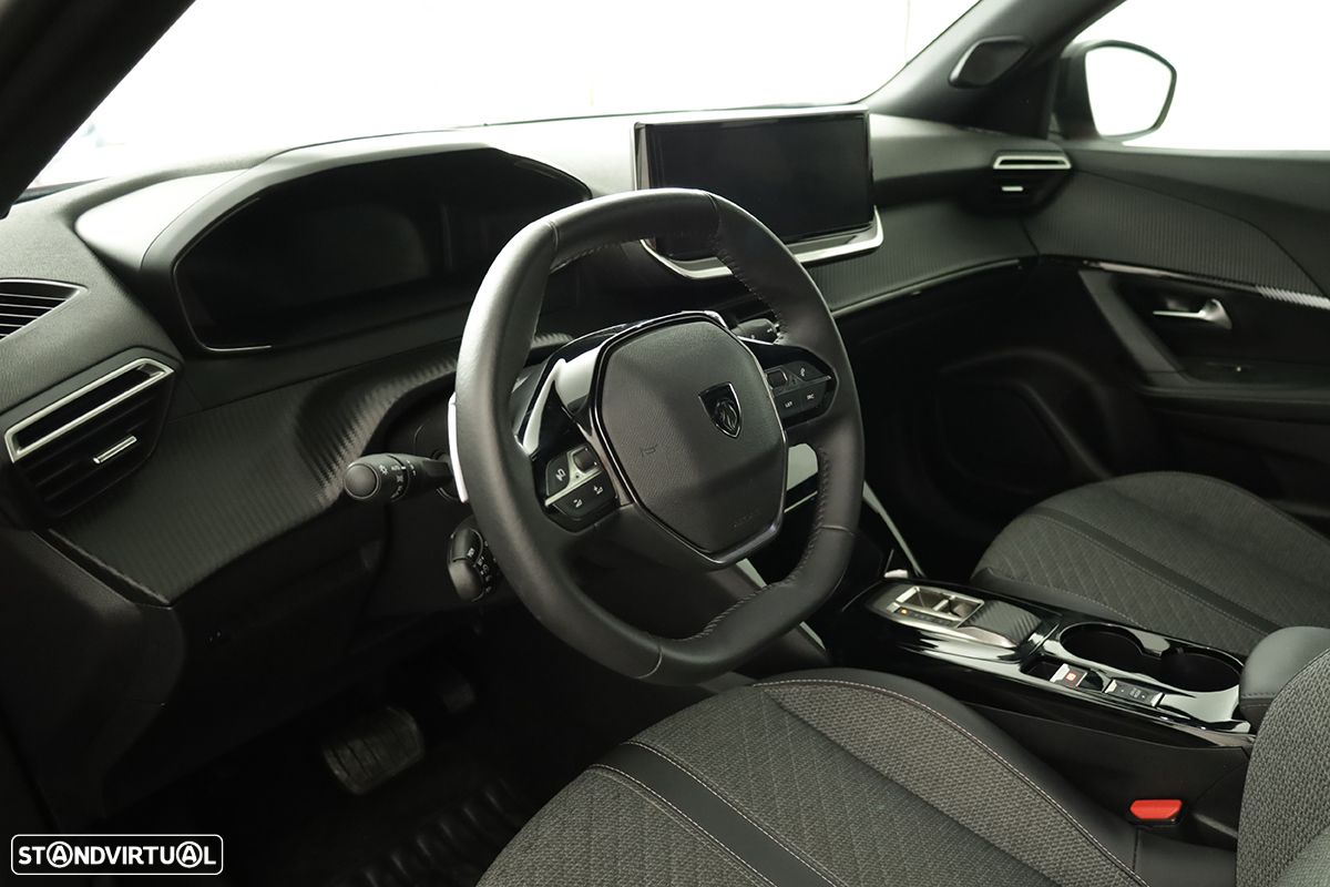 Peugeot 2008 1.2 PureTech Allure EAT8 - 7