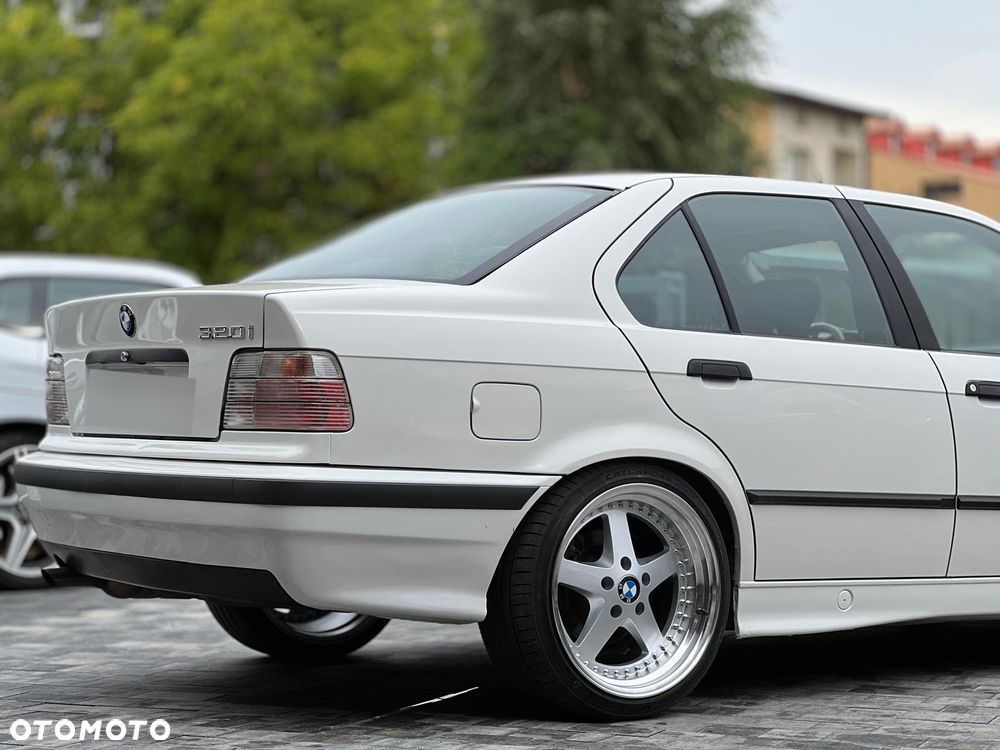 BMW Seria 3 - 16