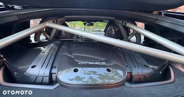 Porsche 718 Cayman GPF GT4 RS PDK - 8