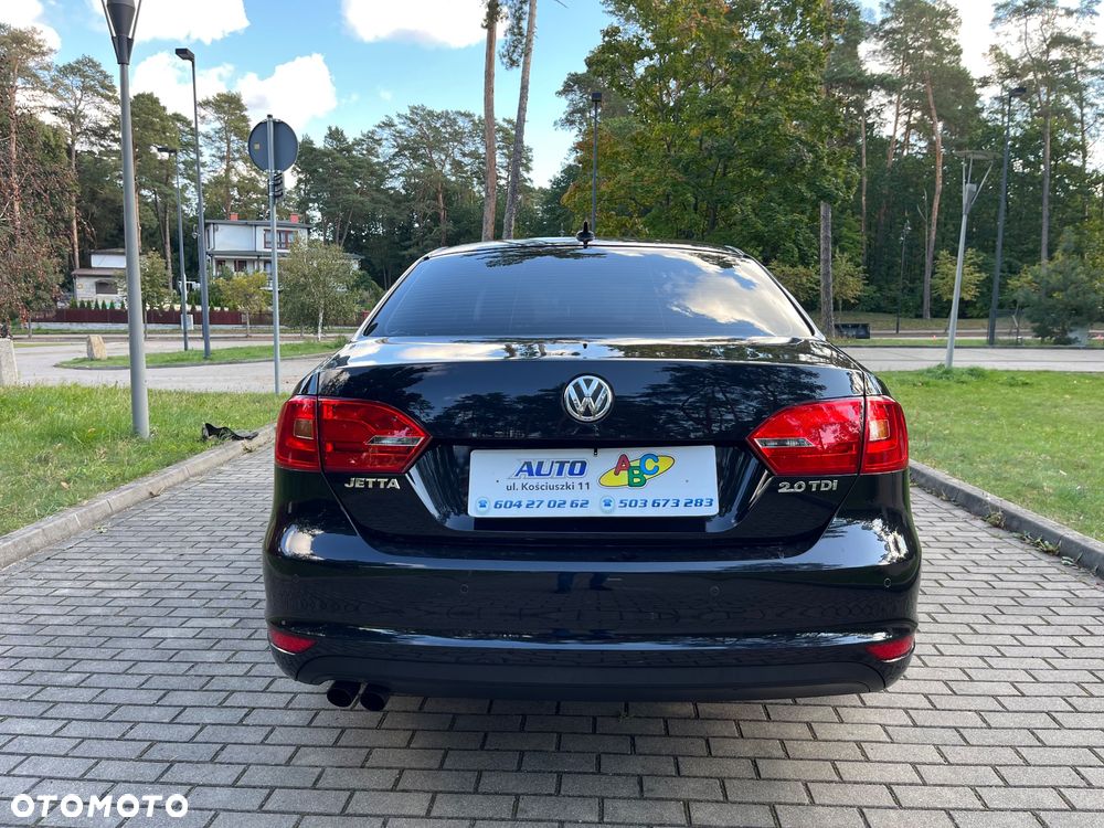 Volkswagen Jetta 2.0 TDI DPF DSG Trendline - 4