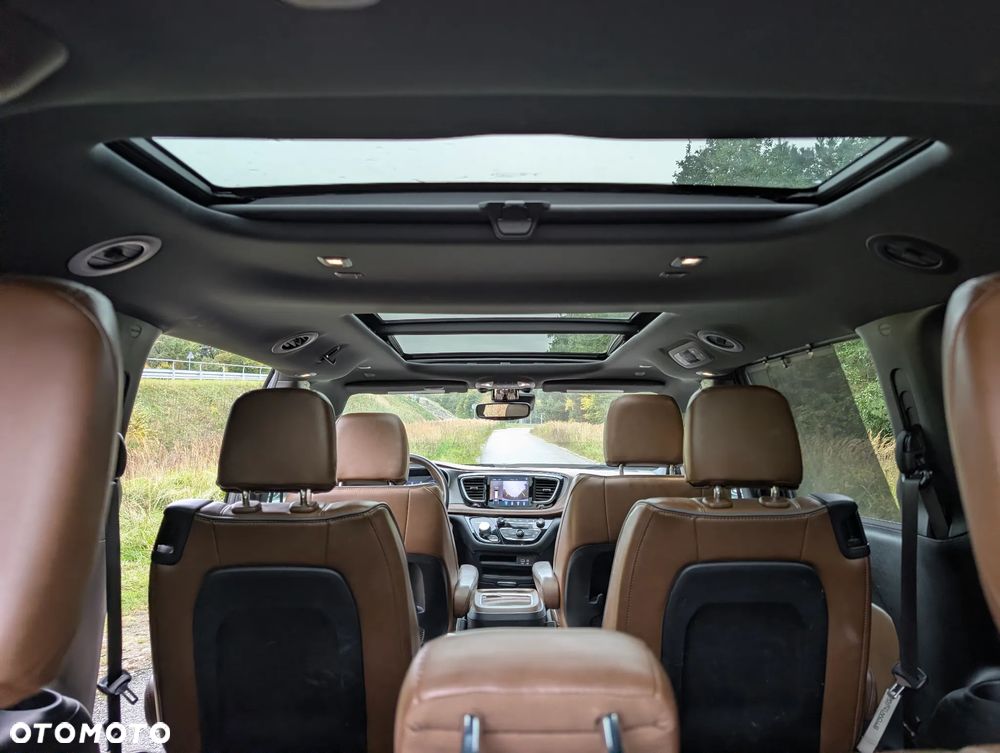Chrysler Pacifica - 22