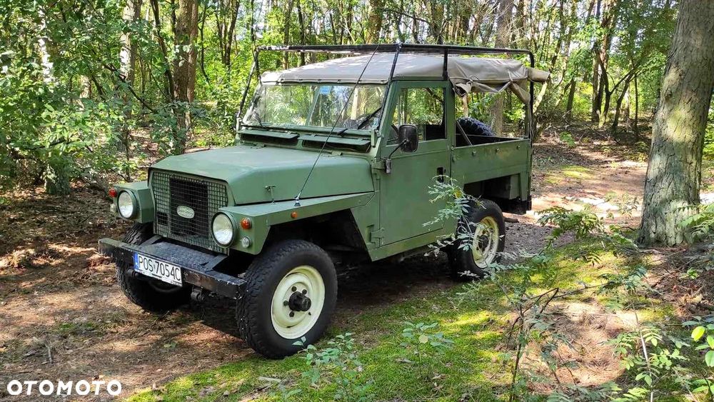 Land Rover Defender - 1