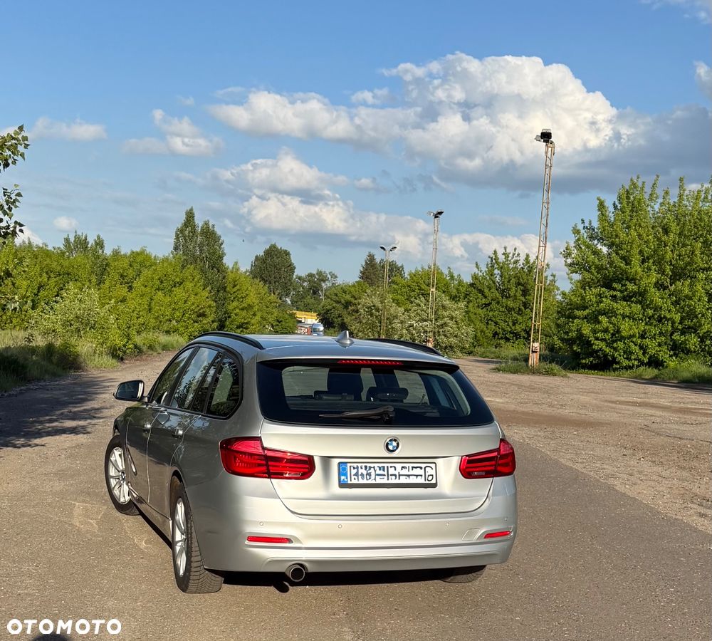 BMW Seria 3 318d - 13