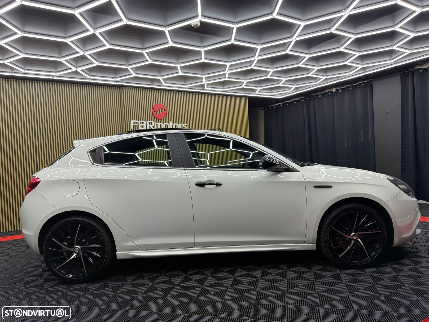 Alfa Romeo Giulietta 2.0 JTDm Distinctive - 4
