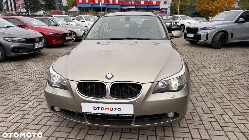 BMW Seria 5 525i Touring - 11