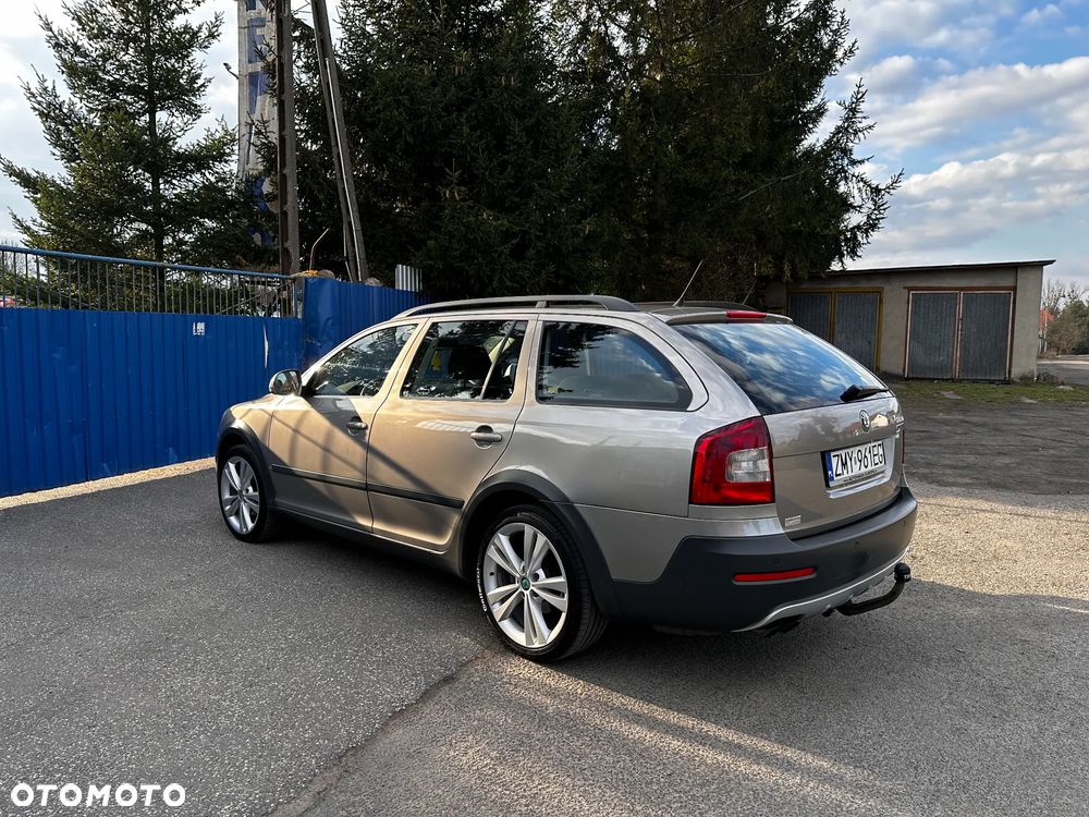 Skoda Octavia 2.0 TDI DPF 4x4 DSG Scout - 6
