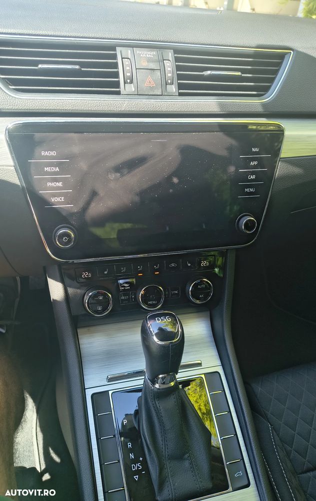 Skoda Superb 2.0 TDI DSG Ambition - 9