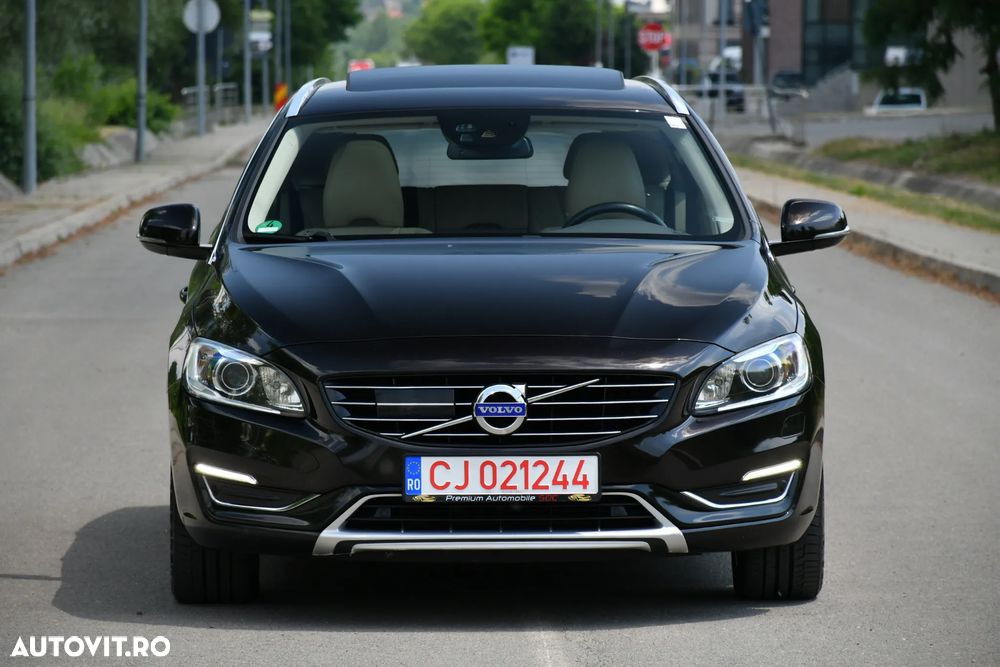 Volvo V60 D6 Plug-In-Hybrid AWD Geartronic Summum - 3