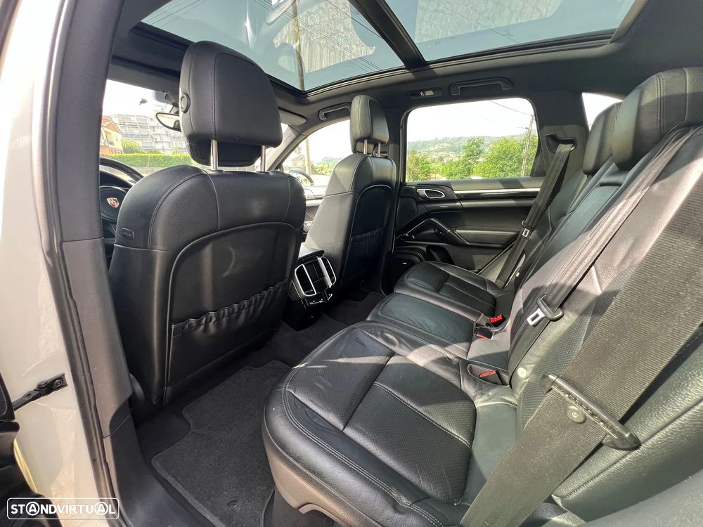 Porsche Cayenne Tiptronic S - 13