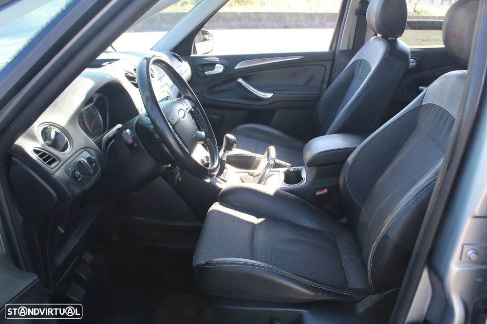 Ford S-Max 1.8 TDCi Titanium 7L - 33