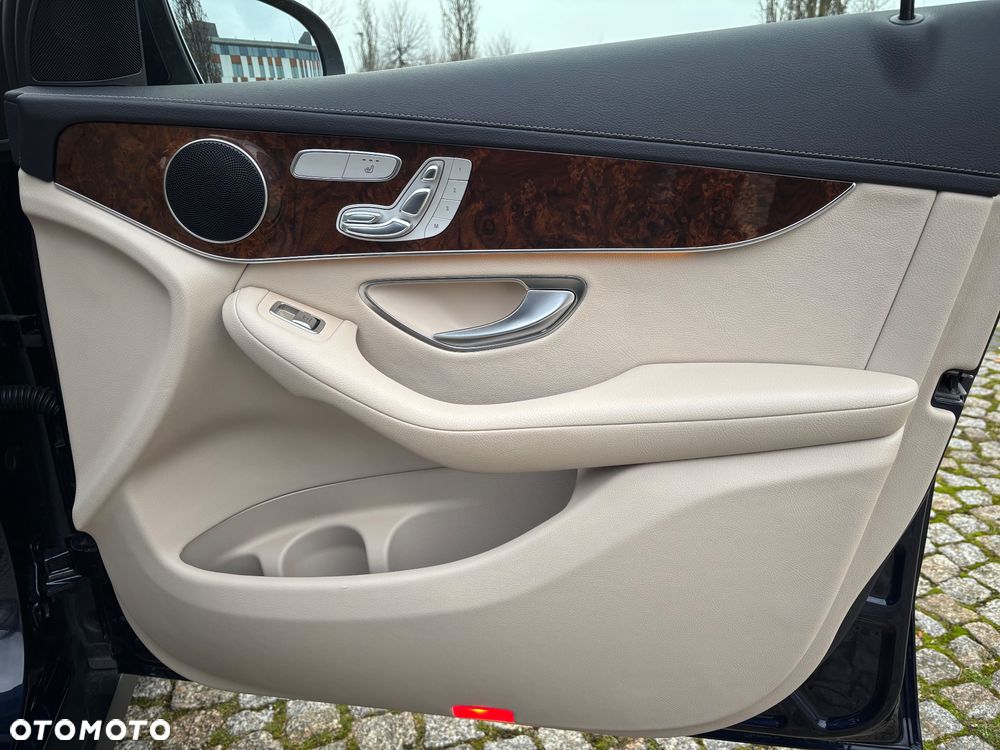 Mercedes-Benz GLC - 34