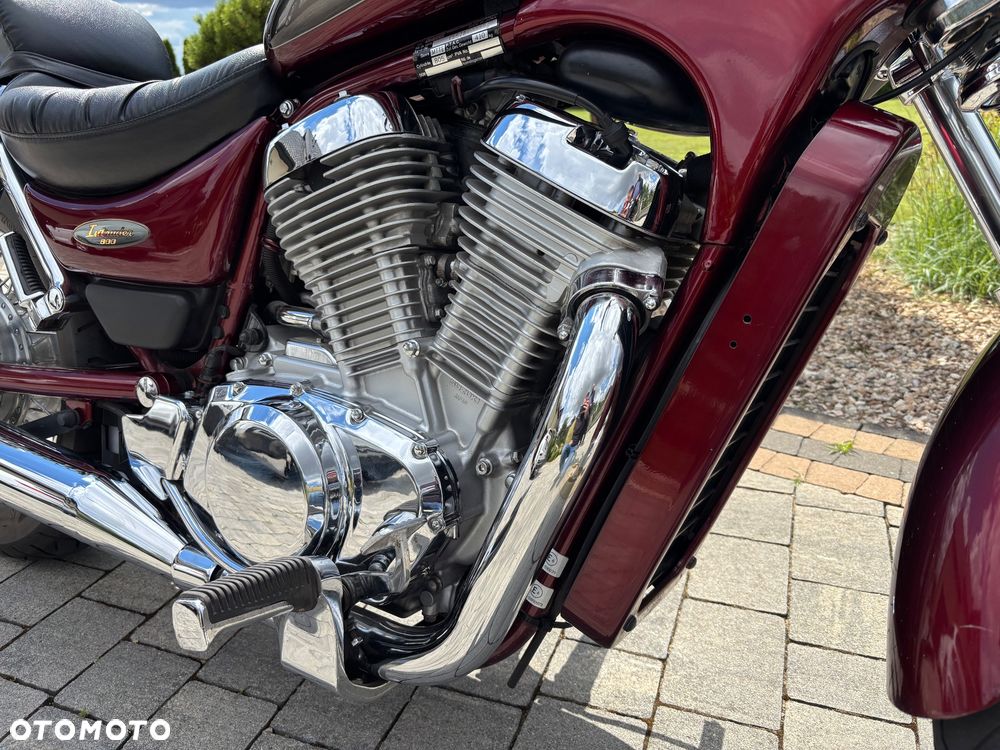 Suzuki Intruder - 16
