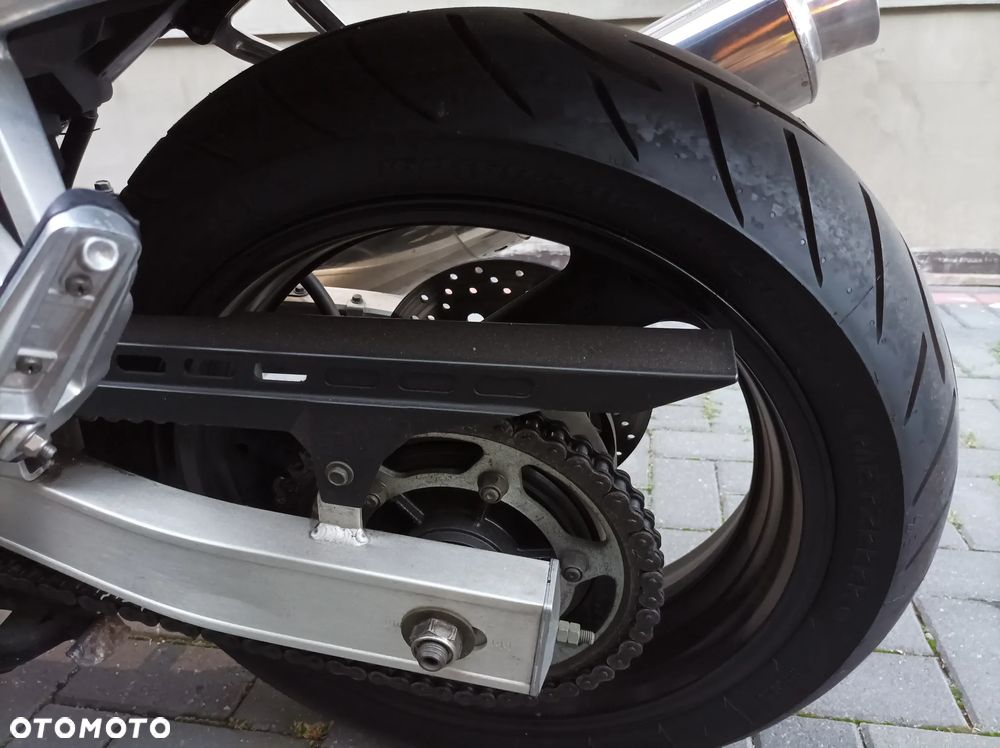 Yamaha FZS - 6