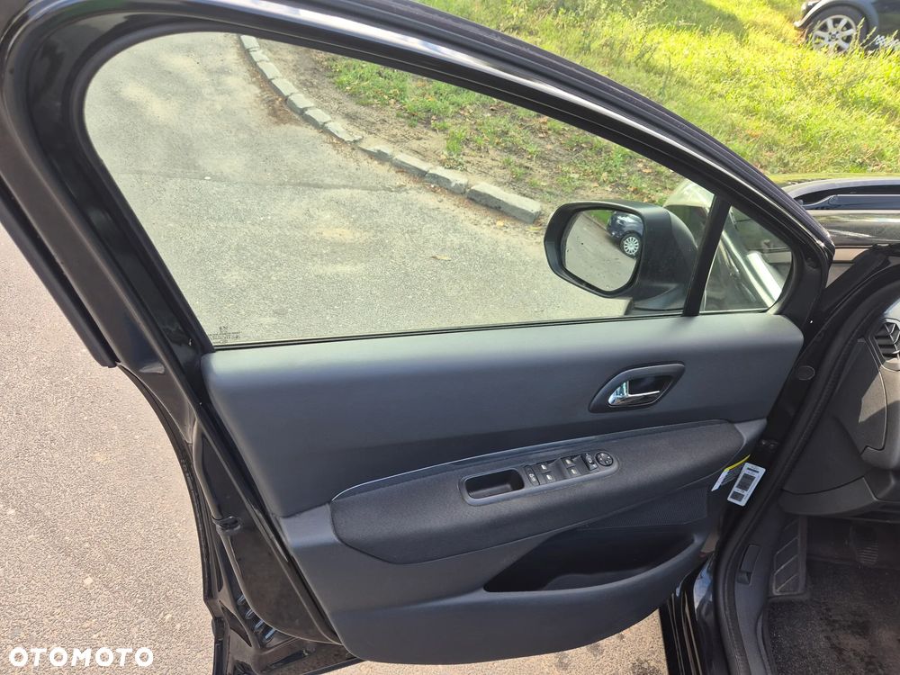 Peugeot 5008 1.6 THP Premium - 22