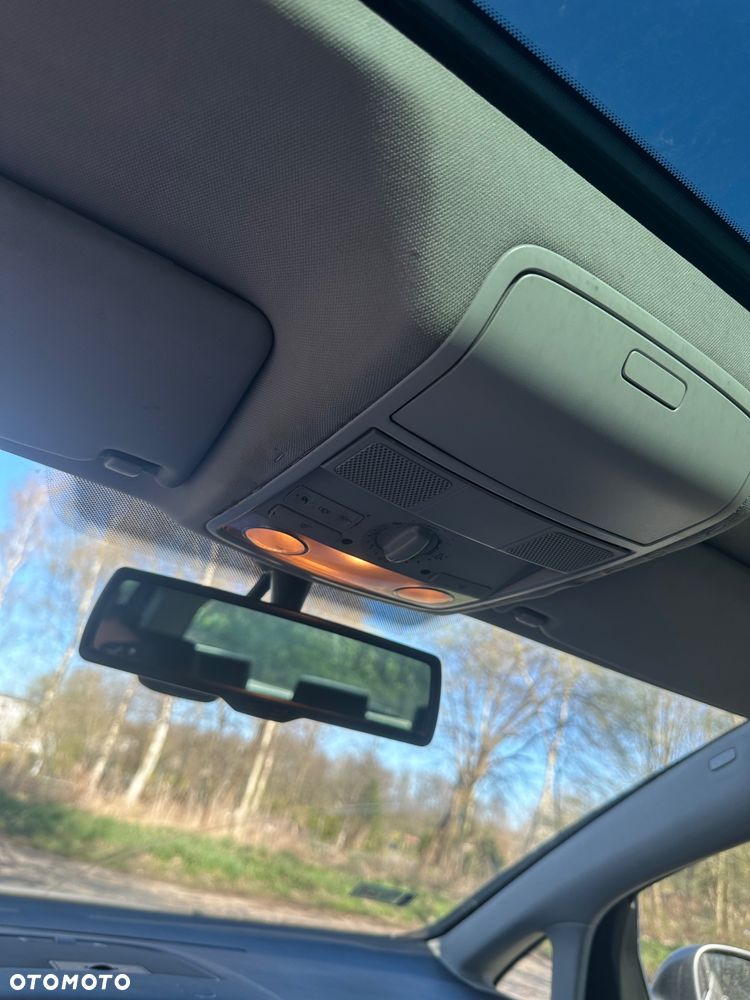 Volkswagen Golf Plus 2.0 TDI Comfortline - 19