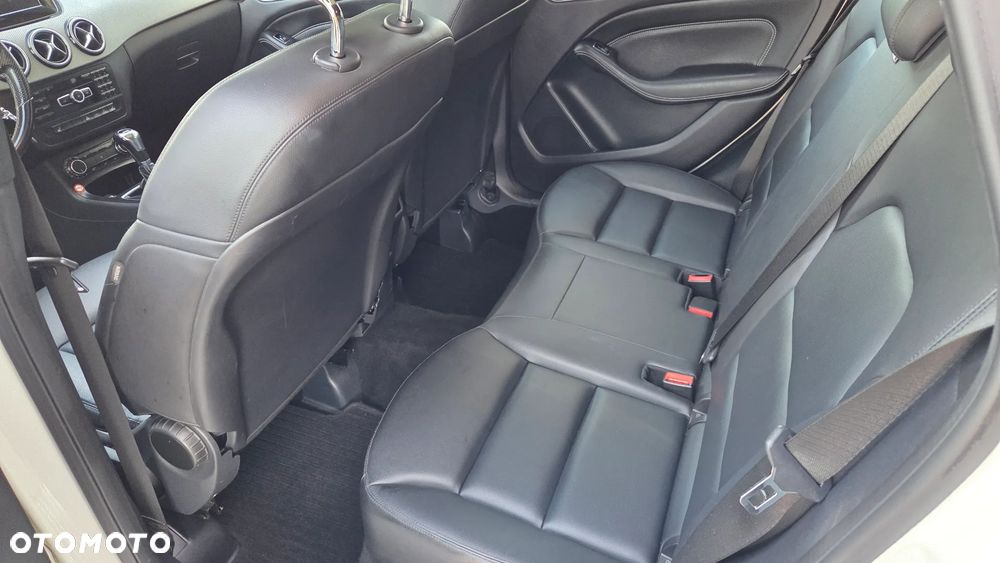 Mercedes-Benz Klasa B 200 (BlueEFFICIENCY) - 38
